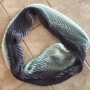 Ombré shimmer infinity scarf🌿